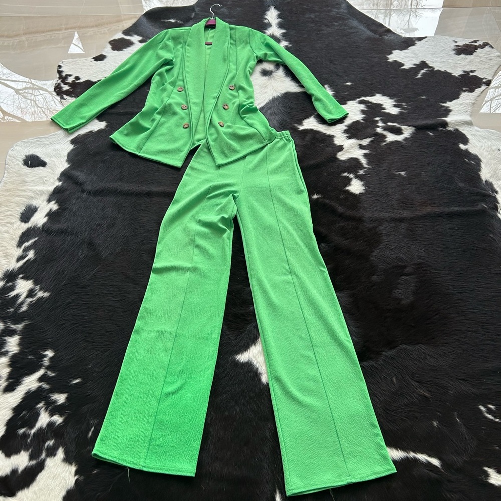 PERFECT condition 2 piece set - from PLT